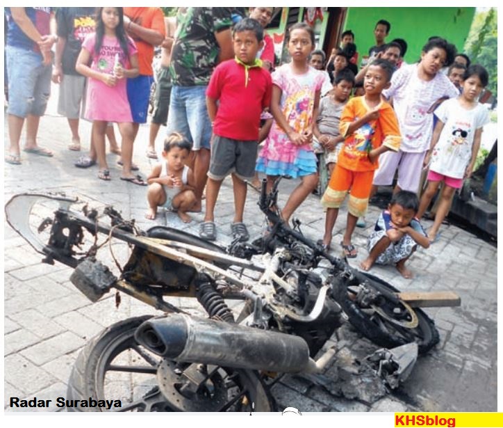 motor satria fu punya pencuri dibakar di Surabaya tahun 2016