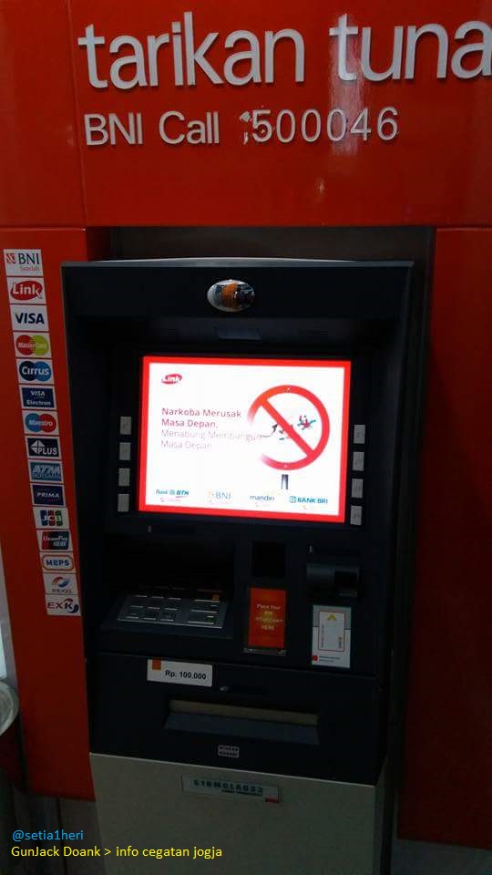 Waspada modus penipuan kartu tertelan di mesin ATM